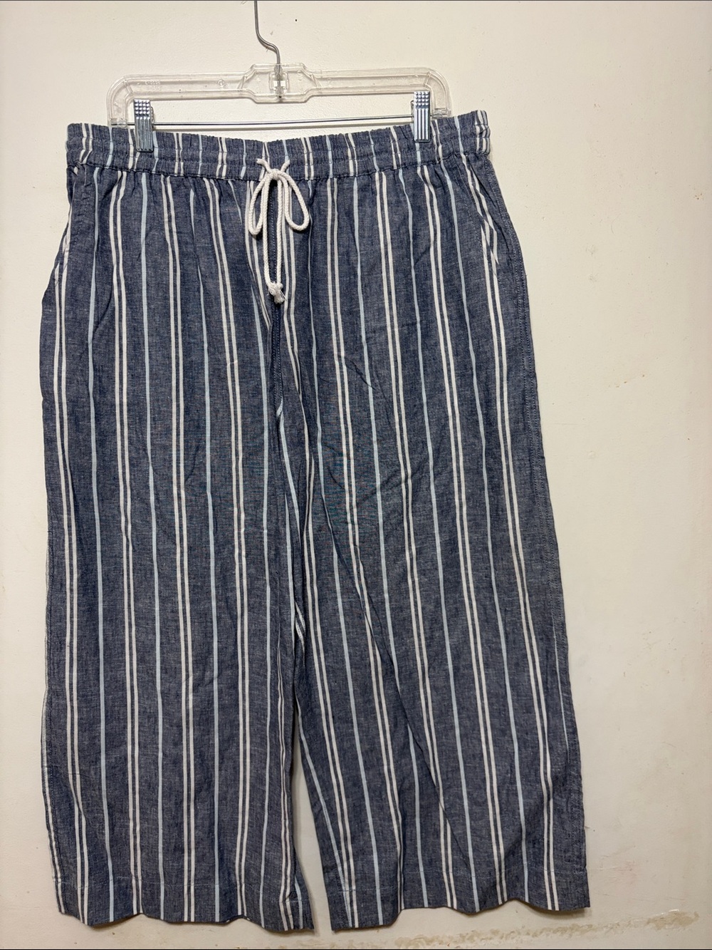 beachlunchlounge Navy and White Vertical Stripe Capris